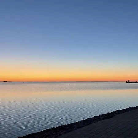 Halligkieker 2 - Grosszuegiges Nordseehaus Mit Sauna Und Kamin Tatil Evi